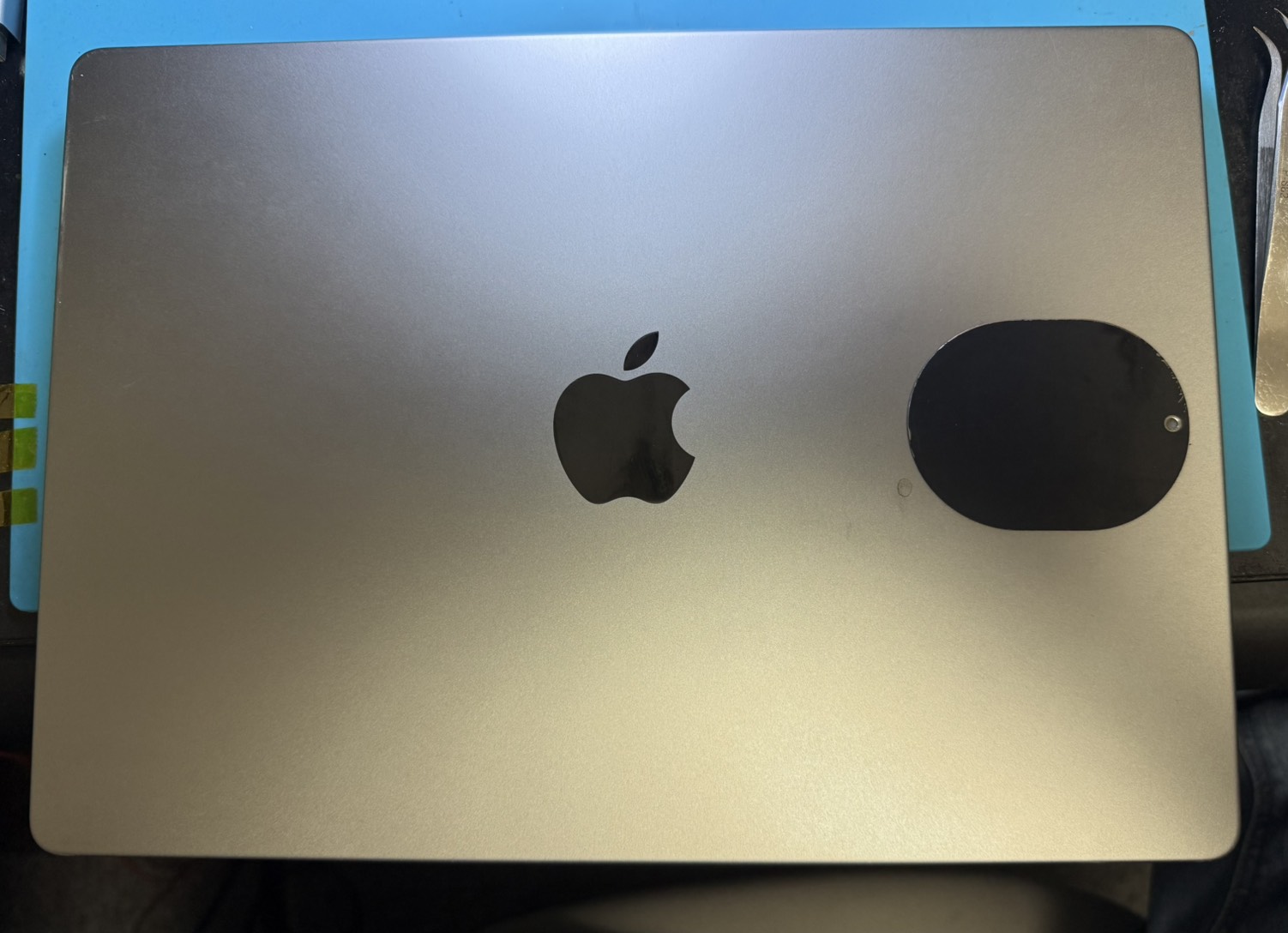 MacBook Pro A2442 修理前の外観