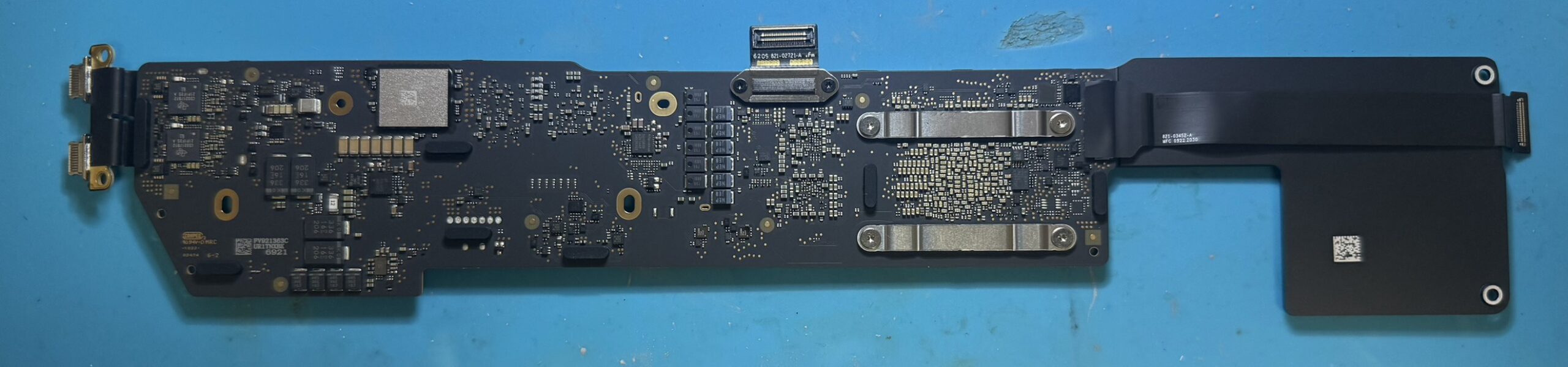 MacBook Air A2337 ロジックボード裏面