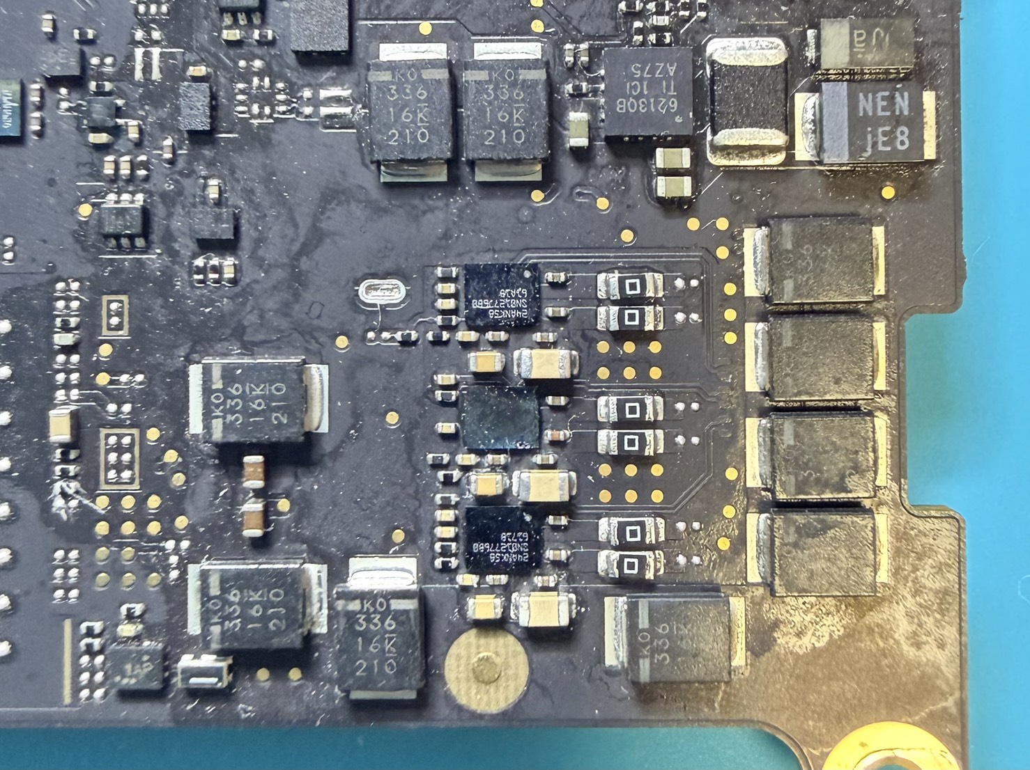 MacBook Pro A2442 音声IC 交換後