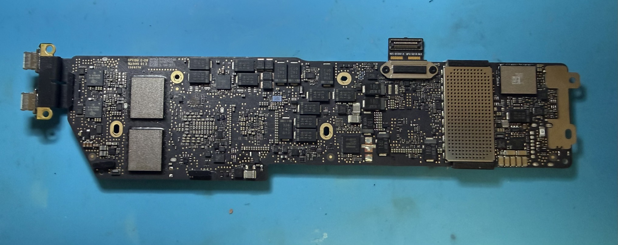 MacBook Air A2179 ロジックボード裏面 IC実装面