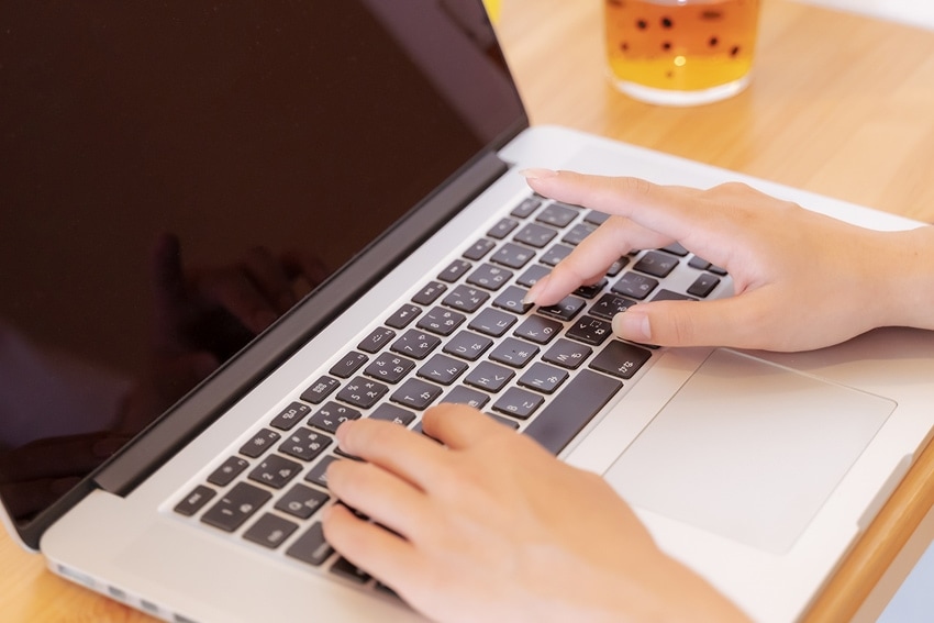MacBookの電源がつかない時、まず確認する3つのこと
